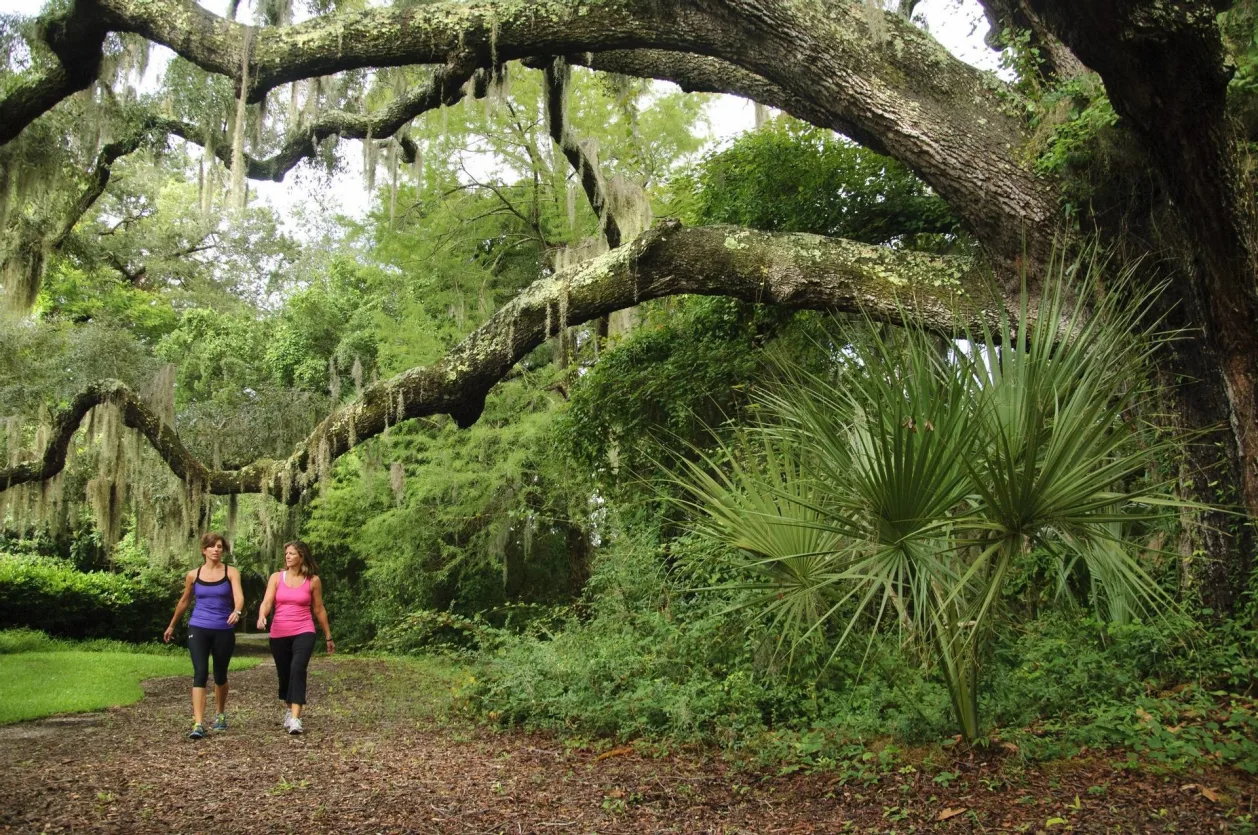 Two female guests walking at Hilton Head Health resort in South Carolina